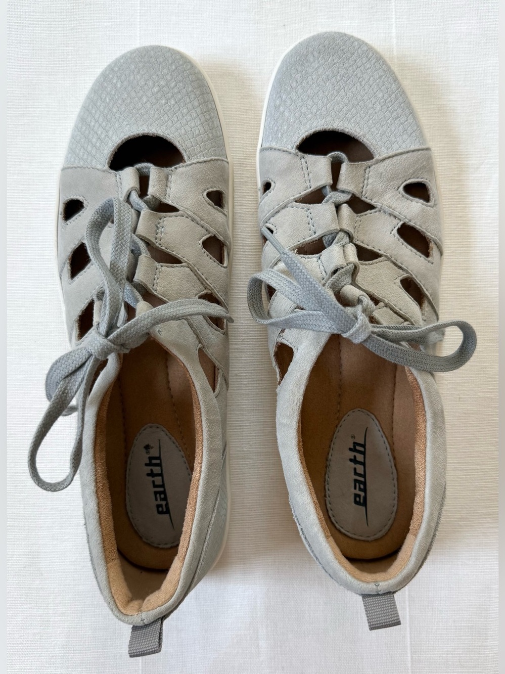 Earth Mulberry Silver Grey Suede Cutout Slip-on Lace Up Comfort Shoes | Size 8 - Picture 2 of 7